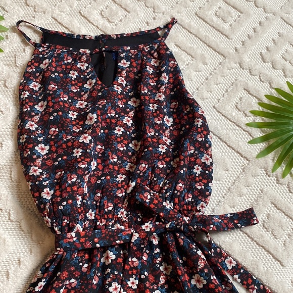 Francesca’s Floral Dress - Picture 2 of 7